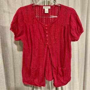 Lovely reddish Puff Sleeve knit Blouse with front pockets and‎ buttons.